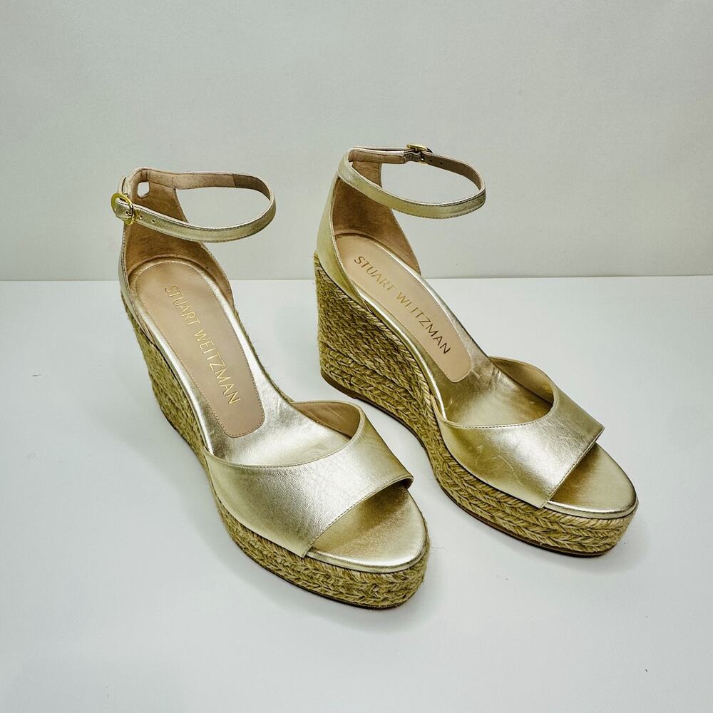 NIB Stuart Weitzman Nudistcurve Women's US 10.5 Sandals Gold Espadrille Wedge - Picture 4 of 14